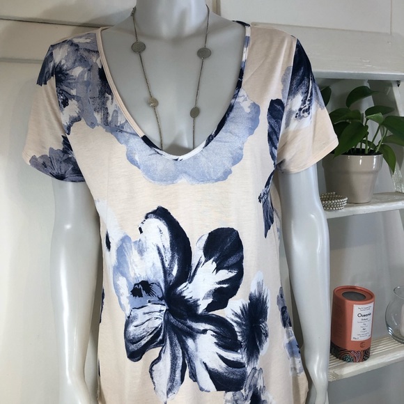 Chandail manche courte très féminin 👌❤️ - Picture 11 of 13